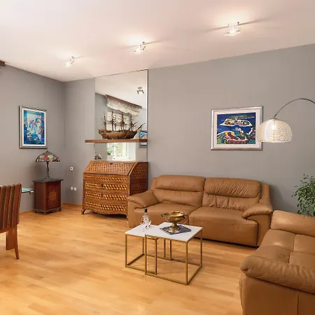 B&B 로얄 스위트 4*