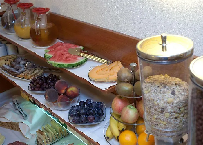 皇家套房酒店 4*