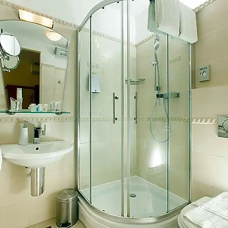로얄 스위트 B&B 4*