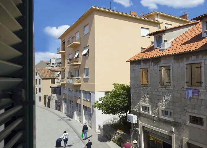 Royal Frühstückspension Split