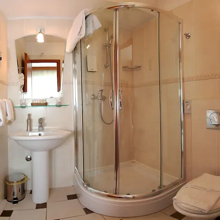 Oda ve Kahvaltı Royal 4*