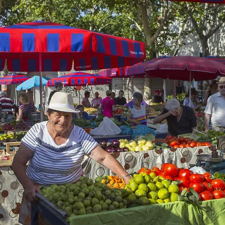 Oda ve Kahvaltı Royal