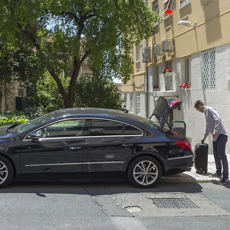 Oda ve Kahvaltı Royal