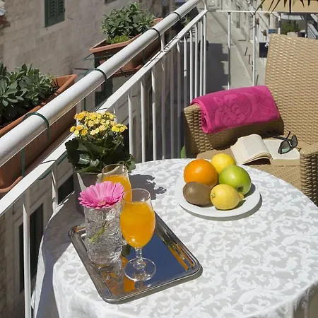 Royal Oda ve Kahvaltı Split