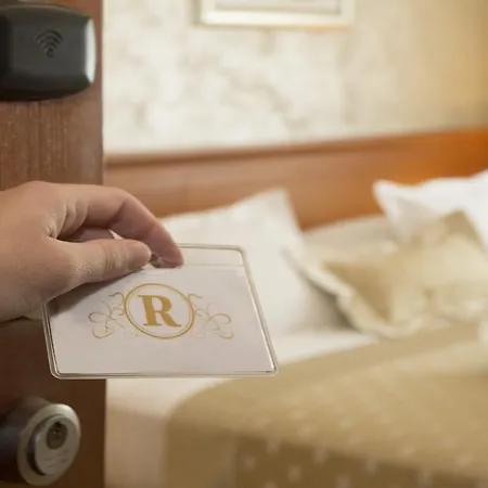 Oda ve Kahvaltı Royal