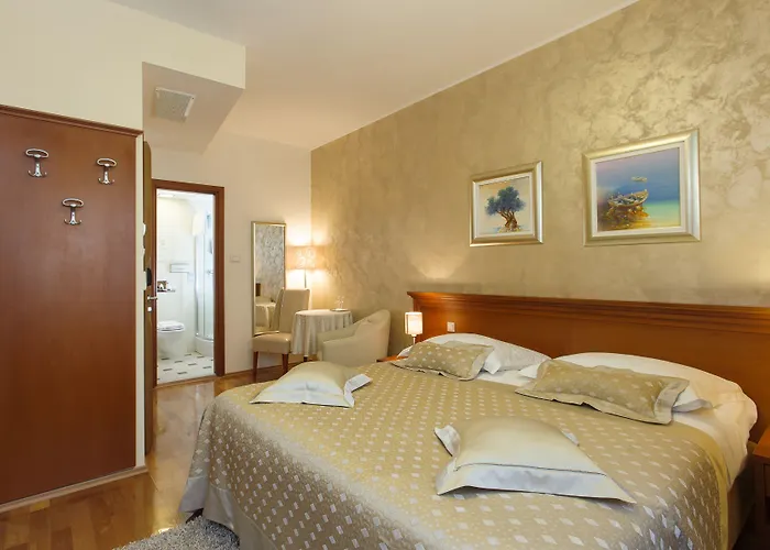 Royal Frühstückspension 4*